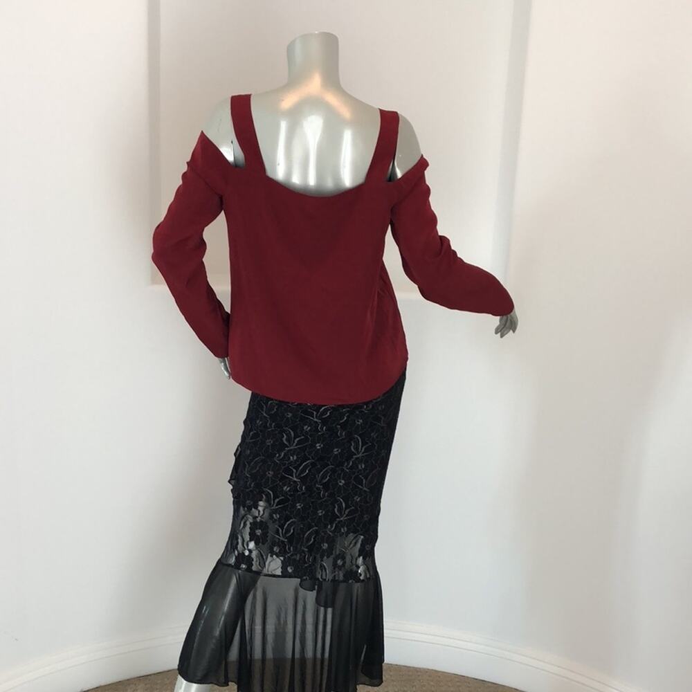 Shades of Blonde Long Sleeve Red Top  Blouse Cut out Accent Light Weigh  Size L - Picture 6 of 7